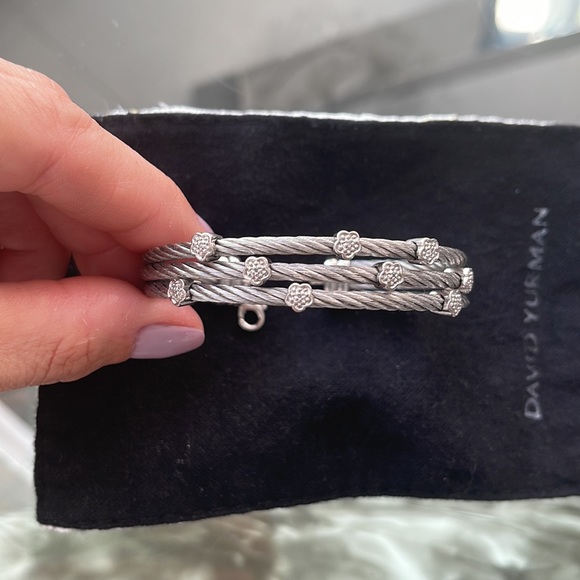 Beautiful triple cable bracelet with flowers 💎 🌸 . - Picture 3 of 5